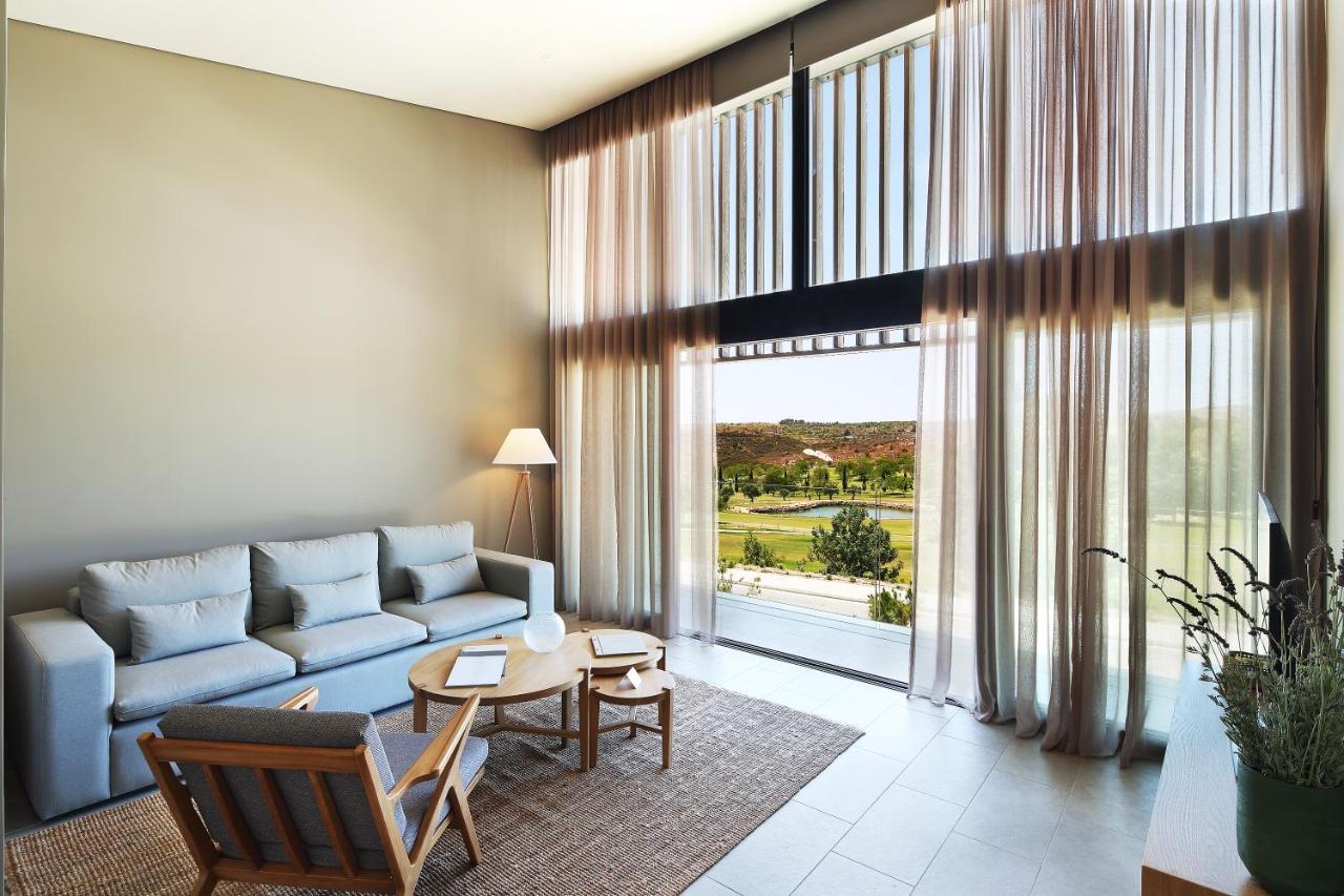 Minthis Resort Tsadha Eksteriør bilde Interior of a villa at the resort