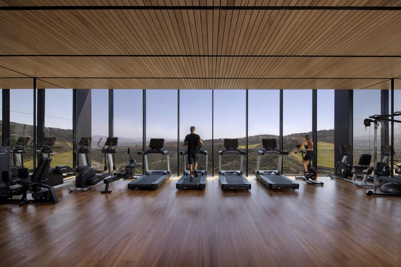 Minthis Resort Tsadha Eksteriør bilde The gym at the hotel
