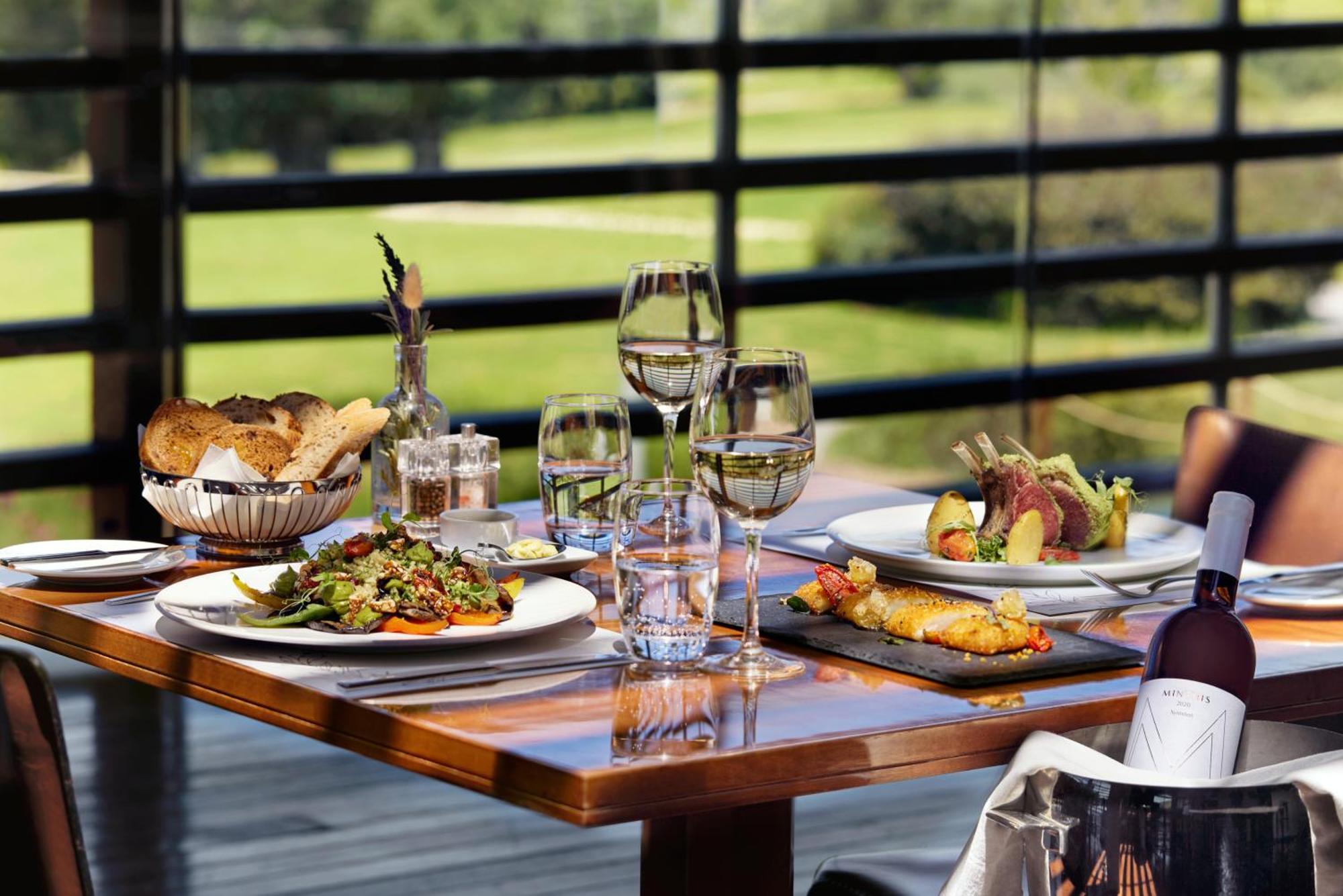 Minthis Resort Tsadha Eksteriør bilde Restaurant