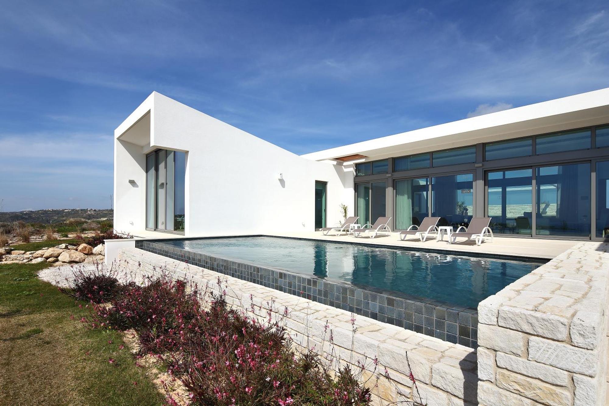 Minthis Resort Tsadha Eksteriør bilde Villa in Porto Covo, Portugal